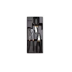 T154 Assortment of 3 Pliers